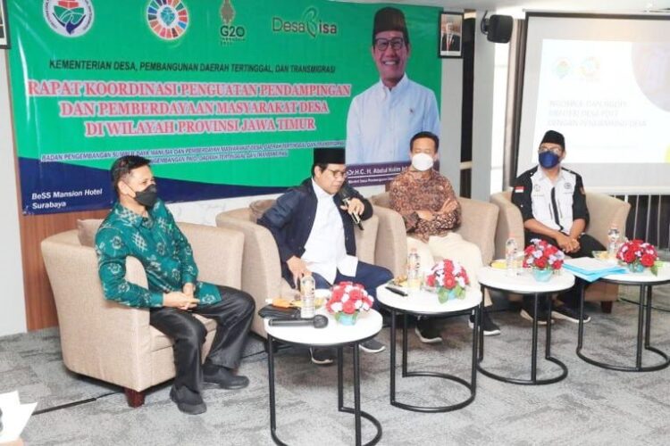 Abdul Halim Iskandar Menteri Desa, PDTT Membuka Sekaligus memberikan Arahan pada Acara Rapat Koordinasi Penguatan Pendampingan dan Pemberdayaan Masyarakat Desa di Wilayah Provinsi Jawa Timur.