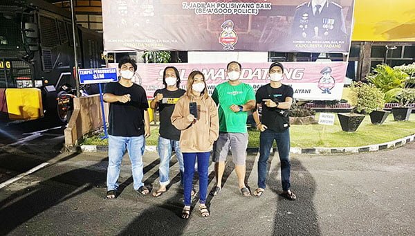 Usai Kencan, Wanita Muda Embat Hp Pelanggan di Kota Padang 1 CURI HP— Pelaku MPS (18) diamankan Tim Klewang Polresta Padang lantaran nekat mencuri Hp milik pelanggannya.