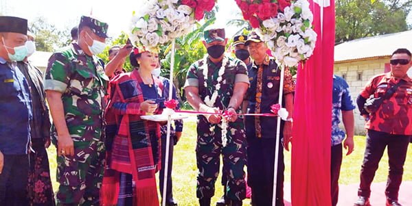 resmikan— Dandim 0312 Padang, Letkol Inf Jadi, Jumat (25/3) meresmikan Kampung Pancasila di Limau Manis, Kecamatan Pauh.