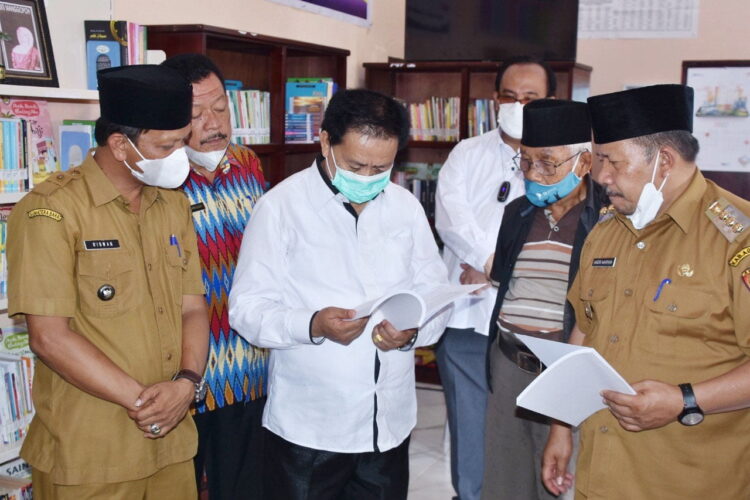 Kepala Perpustakaan Nasional (Perpusnas) RI, Muhammad Syarif Bando, berikan apresiasi kepada Perpustakaan Nagari (Perpusna) Manggopoh atas prestasi yang diraih yaitu sebagai perpustakaan desa/nagari terbaik dalam implementasi program tranformasi perpustakaan berbasis inklusi sosial tahun 2021.