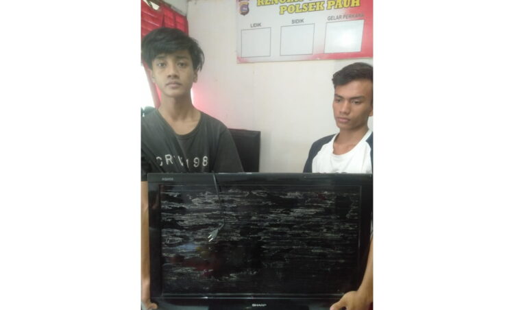 Dua sekawan spesialis pencurian rumah-rumah kosong ditangkap Tim Opsnal Unit Reksrim Polsek pauh, Jumat (11/3) sekitar pukul 10.00 WIB.