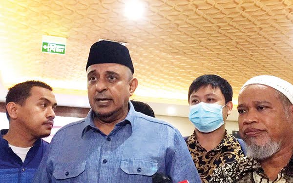 GNPF Ulama Laporkan Pandeta Saifuddin Ibrahim ke Bareskrim Polri 1 BERIKAN— Ketua GNPFU Yusuf Muhammad Martak saat memberi keterangan di Bareskrim Mabes Polri, Selasa (22/3).