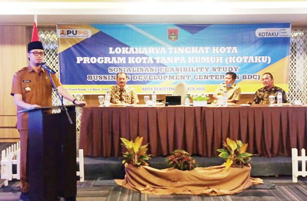 Lokakarya FS BDC, Pemko Bukittinggi Siapkan Rencana Fungsi Eks Lapas 1 LOKAKARYA— Walikota Bukittinggi Erman SafaR membuka lokakarya FS BDC, guna mempersiapkan rencana Fungsi Eks Lapas.