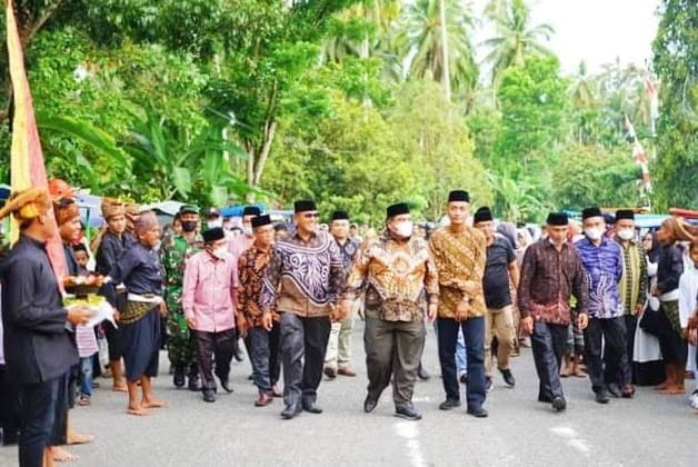 Bupati Padangpariaman Suhatri Bur mengajak  kepada seluruh masyarakat agar menjadikan momentum MTQ sebagai perilaku hidup masyarakat, serta menjadikan Al-Qur’an sebagai pedoman hidup.