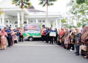 PGRI dan Disdikbud Bukittinggi Salurkan Bantuan Korban Gempa