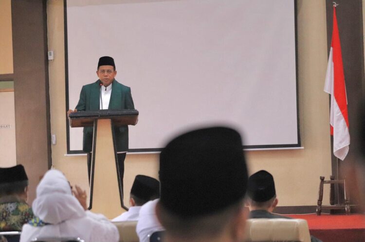 Pembangunan Dikebut, Kampus UNP bakal Ada di Payakumbuh 1 SAMBUTAN—Rektor UNP Prof. Ganefri saat memberikan sambutan ketika melantik pengurus PCNU Payakumbuh di Balai Kota Payakumbuh.