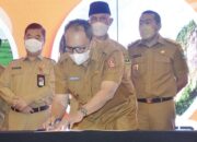 Wabup Agam Teken Komitmen Bersama Tangani Kasus Stunting