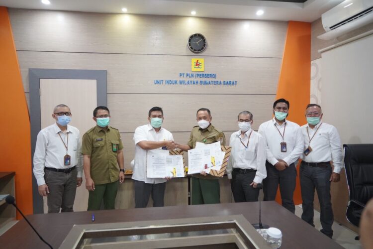 PLN UIW Sumbar bekerja sama dengan BKSDA Sumbar dan Balai TN  Siberut untuk memastikan proses pembangunan strategis berupa jaringan listrik dan pembangkit tenaga listrik berjalan lancar.