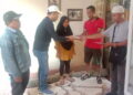 Rumah Rusak Berat Akibat Gempa Bumi, Direktur Posmetro Padang Serahkan Bantuan Tali Asih untuk Wartawan Pasbar 11 Rumah Rusak Berat Akibat Gempa Bumi, Direktur Posmetro Padang Serahkan Bantuan Tali Asih untuk Wartawan Pasbar