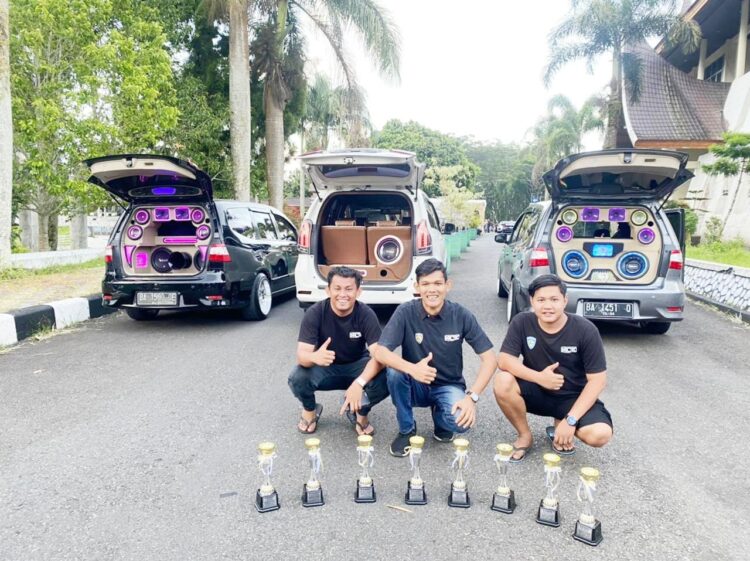 Auto Club Padang mengikuti  Bukittinggi Modified Car Show memperebutkan Piala Walikota Bukittinggi.