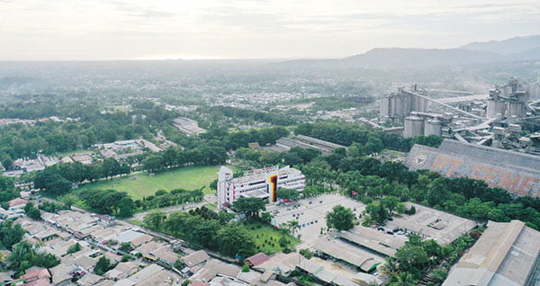 KEBANGGAAN Inilah foto udara yang memperlihatkan Kantor Pusat PT Semen Padang, serta areal pabrik Semen Padang yang hari ini genap berusia 112 tahun.