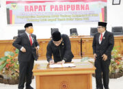 Melalui Sidang Paripurna, DPRD Tanahdatar Sampaikan Rekomendasi Terhadap LKPj 2021