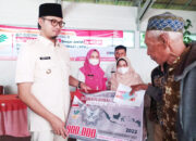 621 KPM ABTB Terima Bansos Sembako di Bukittinggi, BLT Minyak Goreng juga Diserahkan