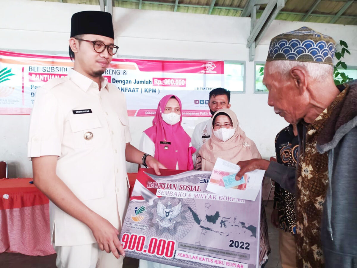 621 KPM Kecamatan ABTB Terima Bansos Sembako dan BLT Minyak Goreng