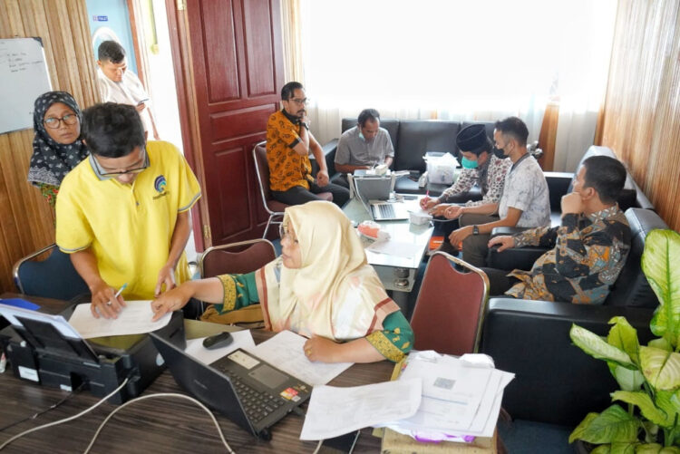 Dalam mendukung gerakan vaksinasi ketiga booster Covid 19, Pemkab Solsel telah memulai vaksinasi bagi Aparatur Sipil Negara (ASN) yang dimulai, 7 April lalu.