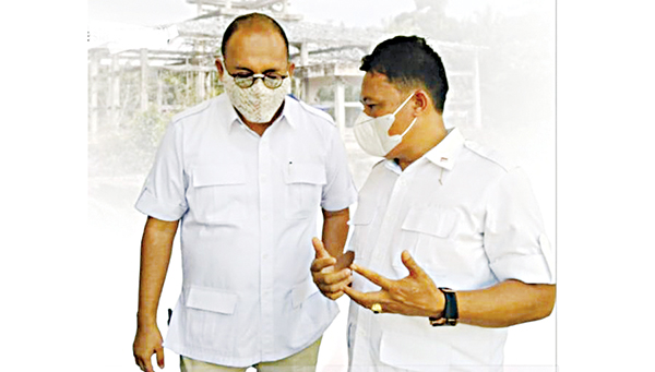 Anggota DPR RI H Andre Rosiade bersama Wakil Ketua DPRD Pessel Hakimin.