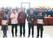 Petugas Kebersihan Terima Bantuan Sembako Emersia Group