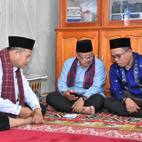 Tim safari Ramadan Kabupaten Agam mengunjungi Masjid Nurul Falah Tunggua Banio Bateh Rimbang, Nagari Nan Tujuah, Kecamatan Palupuah, Minggu (17/4).