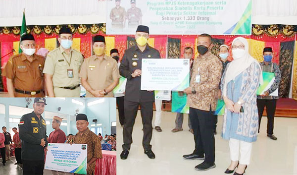 SERAHKAN KARTU BPJAMSOSTEK—Bupati Sijunjung Benny Dwifa menyerahkan kartu BPJamsostek untuk 1.333 pekerja informal di Sijunjung yang iuran bulannya dibayar menggunakan APBD.