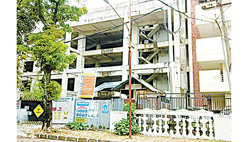 Kejari Padang Periksa Saksi Dugaan Korupsi Gedung Kebudayaan Sumbar, Konsultan Perencana Datang, Lima Orang Mangkir 1 MANGKRAK— Gedung Kebudayaan Sumbar yang pembangunannya mangkrak.