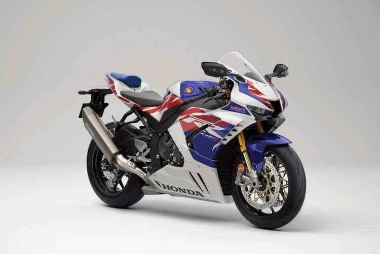 HADIRKAN-PT AHM menghadirkan CBR1000RR-R Fireblade SP untuk penggemar big bike di Tanah Air.