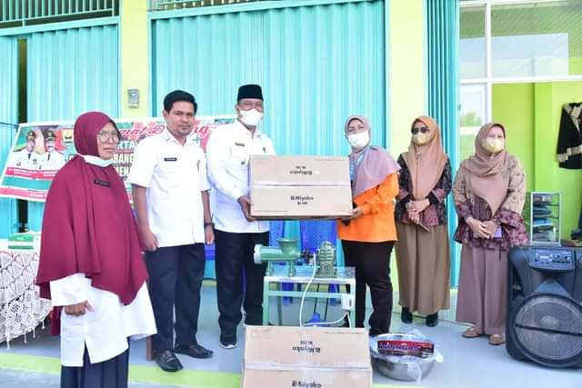 Ibu Ibu Dilatih Buas Saos Pepaya