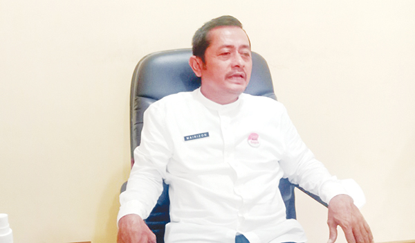 Mairizon
Kepala Dinas DLH Padang.