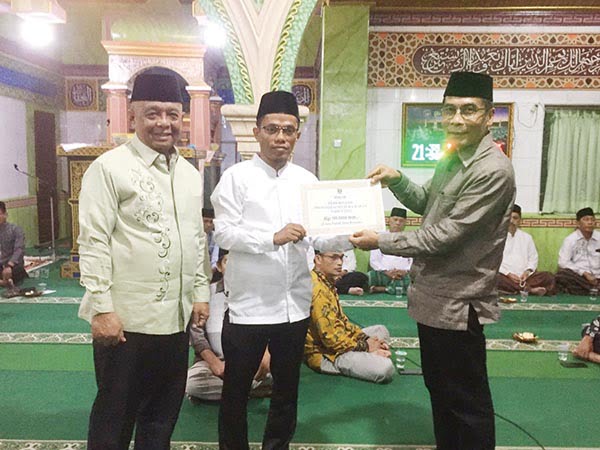 SAFARI RAMADHAN— Tim XII Safari Ramadan (TSR) 1443 H Provinsi Sumbar mengunjungi Masjid Raya Maninjau Kecamatan Tanjung Raya Agam, Minggu (3/4).