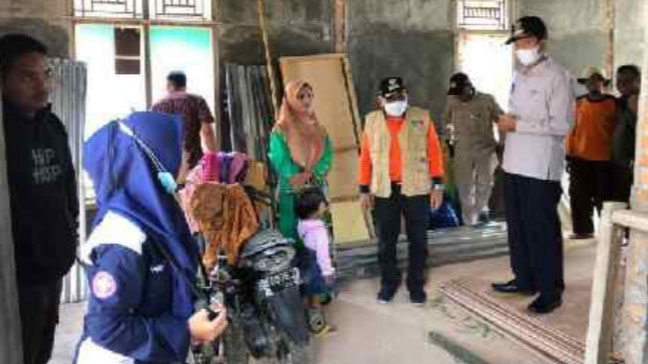 Kwarcab Gerakan Pramuka Sawahlunto Serahkan 3 Unit Huntara ke Korban Gempa Pasbar