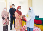 LKKS Agam Salurkan 60 Paket Lebaran untuk Lansia dan Anak Yatim