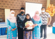 LKKS Agam Salurkan Paket Lebaran