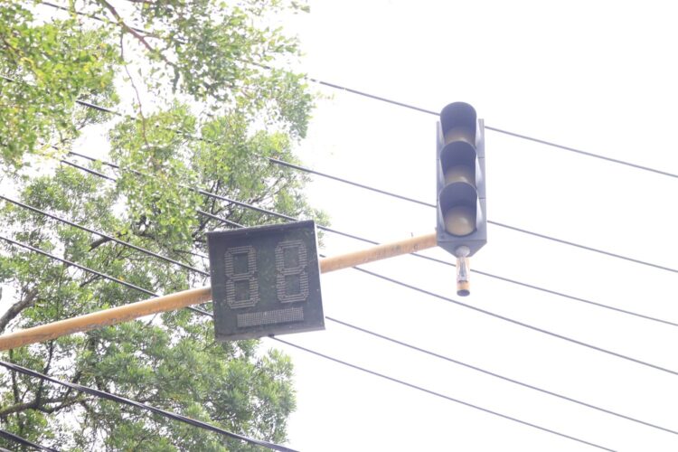 Lampu Merah di Payakumbuh Banyak yang Rusak 1 TAK BERFUNGSI— Salah satu kondisi lampu merah di Kota Payakumbuh yang sudah tidak berfungsi.