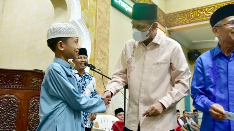 HADIRI—Wali Kota Pariaman, Genius Umar hadiri MTQ.