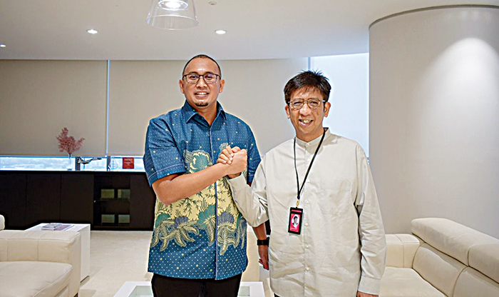 PERTEMUAN— Anggota DPR RI asal Sumbar Andre Rosiade mengunjungi Direktur Utama Telkomsel Hendri Mulyana Syam di Jakarta.