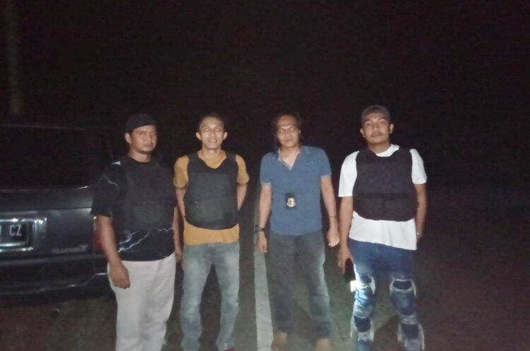 PATROLI— Tim Tindak Satreskrim Polres Lima Puluh Kota, terus patroli di sepanjang jalan Sumbar-Riau amankan pemudik.