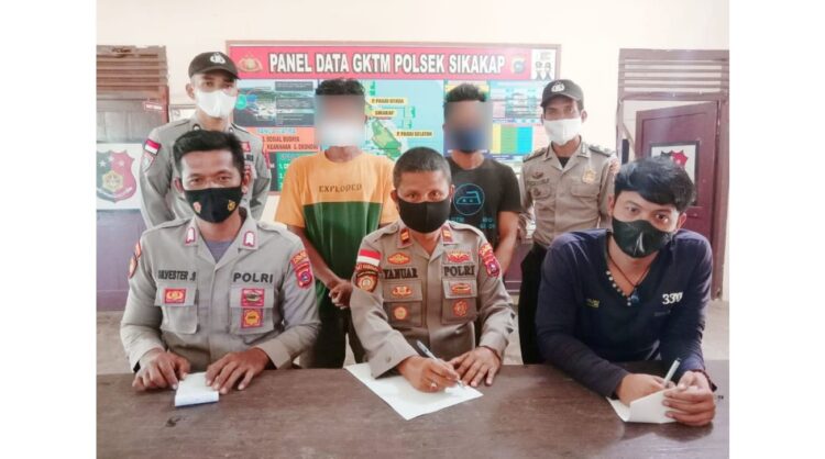 CABUL— Kapolsek Sikakap, Iptu Yanuar memaparkan pengungkapan dua kasus pencabulan terhadap anak di bawah umur.