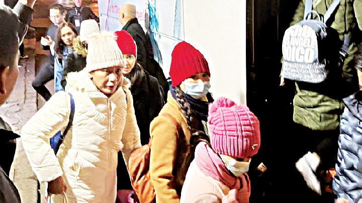 EVAKUASI— Sebanyak 25 WNI telah berhasil dievakuasi dari Odessa, Ukraina dan telah tiba di wilayah Rumania.