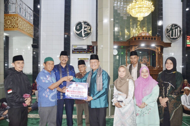 TSR PEMKAB—Tim Safari Ramadan Agam khusus kunjungi Mesjid Raya V Suku di Jorong Limo Suku, Nagari Sungai Pua, Kecamatan Sungai Pua.