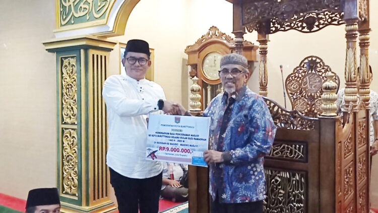 TSR 11 Pemko Bukittinggi Silaturrahmi ke Masjid Syukra 1 Berkunjung--Tim Safari Ramadhan (TSR) 11 Pemko Bukittinggi berkunjung ke Masjid Syukra Mandiangin.