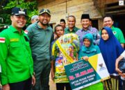 Kejutan dari Wagub Audy Joinaldy, Rumah Rosmaniar Dibedah, Sekolah Anak Ditanggung di Kabupa­ten Sijunjung