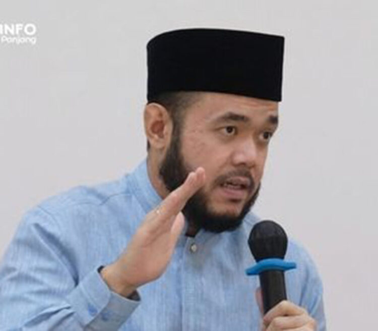 Diserahkan Wako Fadly Amran, 159 Mustahik Terima Zakat dari Baznas 1 H. Fadly Amran
BBA Datuak Paduko Malano.