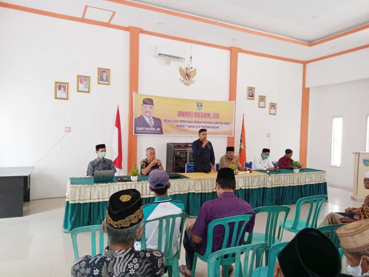 SOSIALISASI— Suasana Sosialisasi Peraturan Daerah (Perda) Nomor 7 Tahun 2018 di Kecamatan Lengayang yang diinisiasi Anggota DPRD Sumbar, Zarfi Deson.