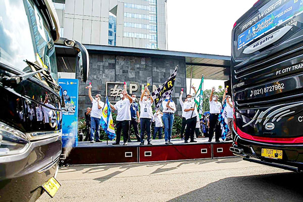 MUDIK--PT PLN (Persero) mengadakan program mudik gratis bertema “Mudik Sehat Bersama PLN”. Kali ini, PLN memberangkatkan 842 orang pemudik menggunakan 22 armada bus untuk 10 destinasi.