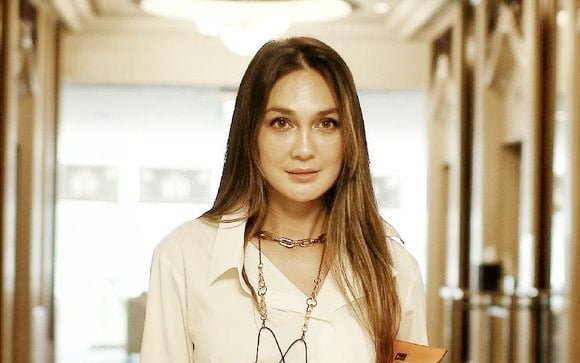 Bakal Berpuasa di Amerika, Luna Maya: Mungkin Akan Lebih Panjang 1 Luna Maya.