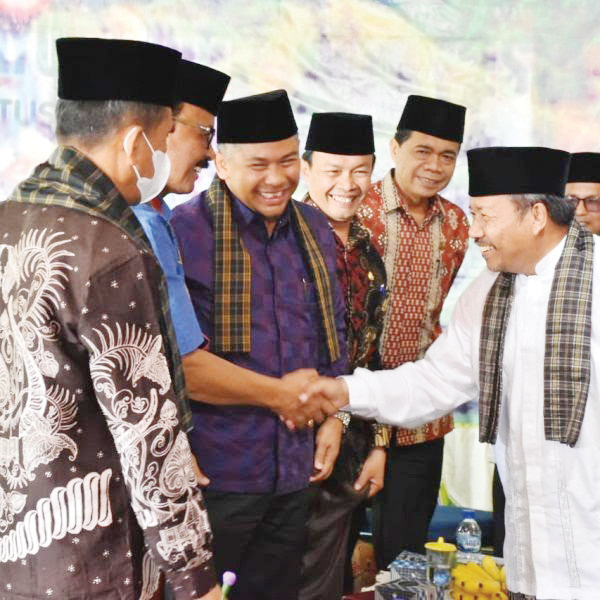 WISUDA— Belasan siswa SMAN 1 Canduang, Kabupaten Agam angkatan II wisuda tahfiz.