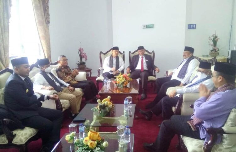 Wakil Wali Kota Pariaman, Mardison Mahyuddin hadir pada acara Launching Care Value ASN (Aparatur Sipil Negara) BerAKHLAK dengan employer branding "Bangga Melayani Bangsa" yang digelar oleh Pemerintah Provinsi (Pemprov) Sumatera Barat.