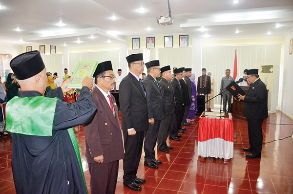 STRUKTUR OPD LENGKAP-—Struktur OPD di lingkungan Pemkab Agam sudah lengkap dengan dilantiknya delapan pejabat eselon II, JUmat (27/5).