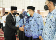 Bupati Solsel Lantik Pejabat Administrator dan Pengawas