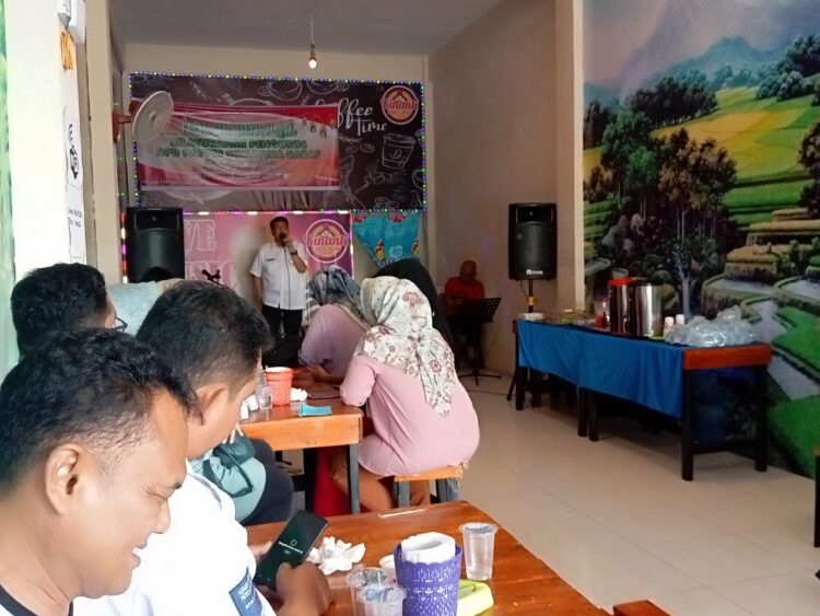 SAMBUTAN—Ketua Umum DPD PAPPRI Sumbar, Husin Daruha saat berikan sambutan pada acara halal bi halal, kemarin.