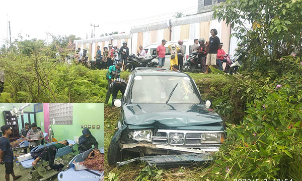 Tabrak Motor, Vitara Masuk Semak, Tiga Korban Patah Tulang 1 tabrakan— Suzuki Vitara keluar dari badan jalan dan terjun ke dalam semak, sekitar 1,5 meter di bawah badan jalan usai menabrak sepeda motor di Jalan Umum Siti Manggopoh Korong Padang Karambia Nagari Kuranji Hilir Kecamatan Sungai Limau Kabupaten Padang Pariaman. Dalam peristiwa itu, tiga korban mengalami patah tulang kaki dan dirujuk ke RSUD Pariaman.